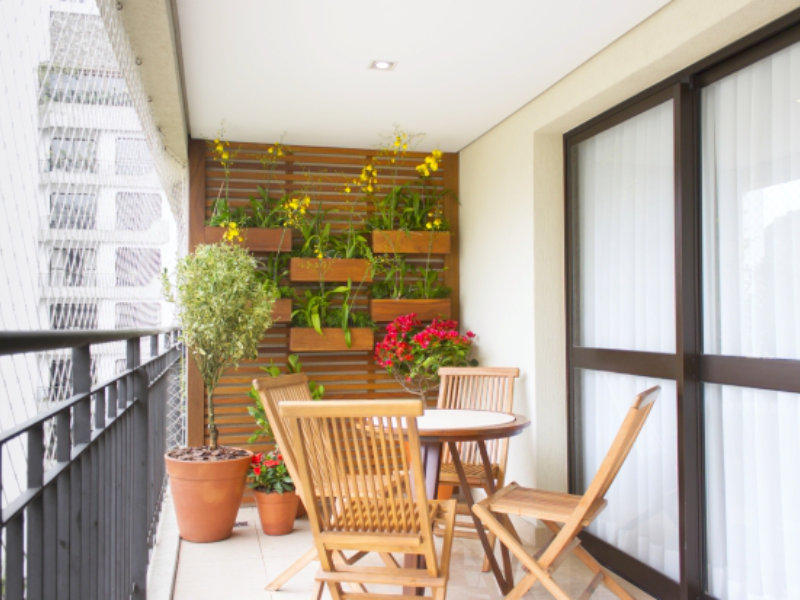 Jardins na varanda de apartamento
